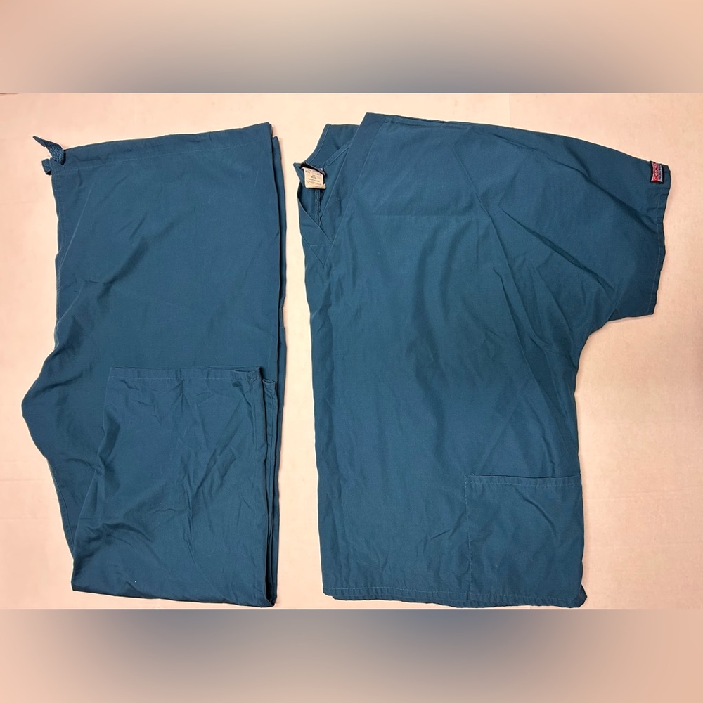 Unisex 4x Cherokee Deep Teal V-Neck Scrub Top & Drawstring pant set.